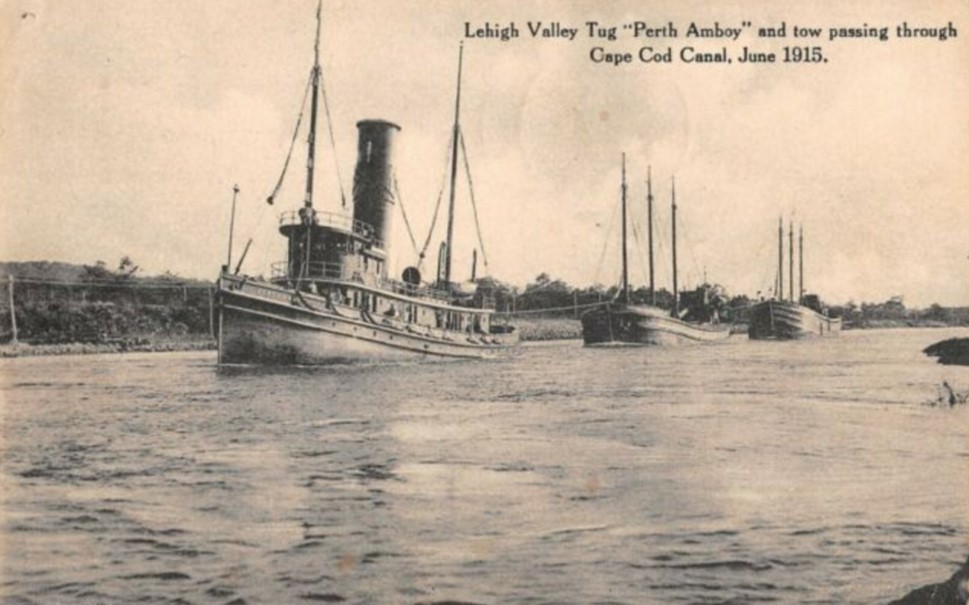 Postcard view of tugboat Perth Amboy with tow, in 1915.